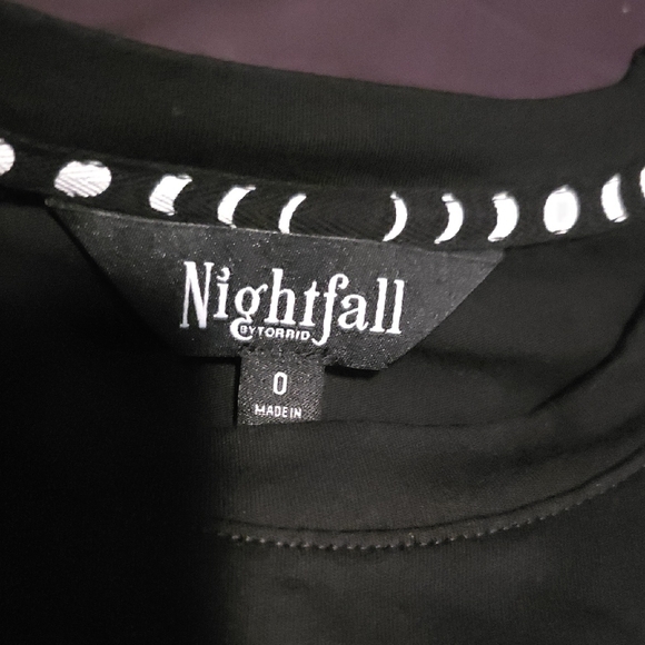 Torrid Nightfall Strange Graphic Style Shirt Size 0, NWT - Picture 6 of 9